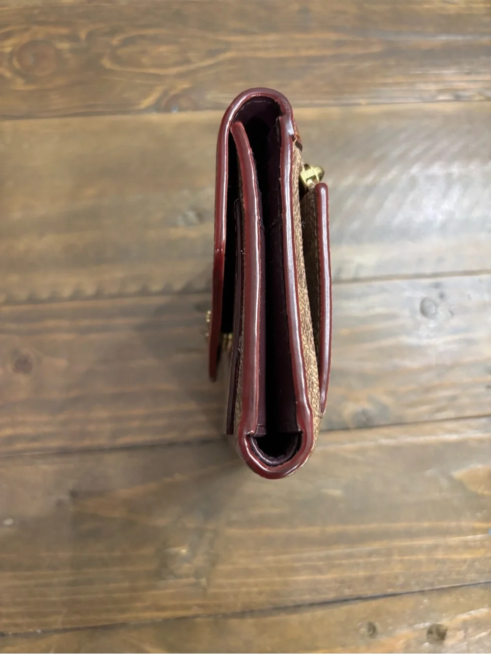 coach compact